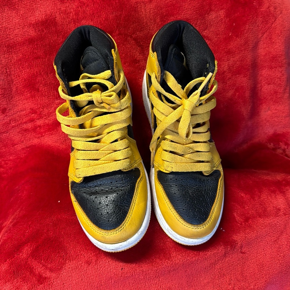 Nike air Jordan retro one size 1.5y OG pollen yellow